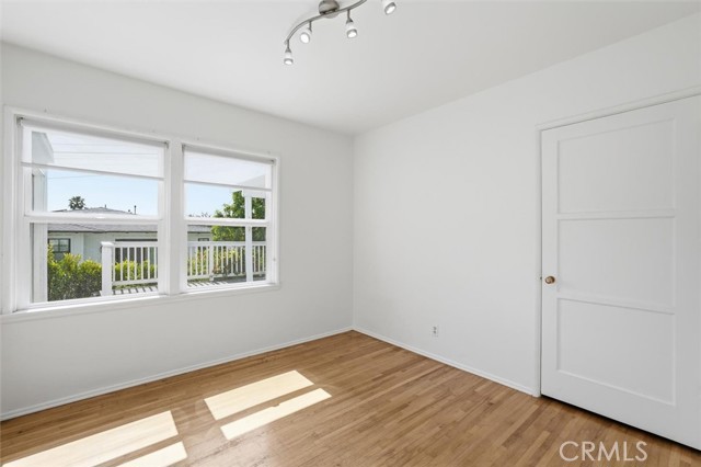 Detail Gallery Image 17 of 27 For 1320 Curtis, Manhattan Beach,  CA 90266 - 3 Beds | 2 Baths