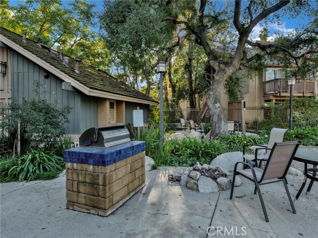 Detail Gallery Image 33 of 45 For 7050 Shoup Ave #225 #225,  Canoga Park,  CA 91303 - 1 Beds | 1 Baths