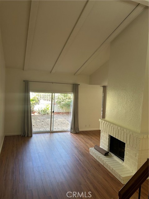 Detail Gallery Image 2 of 15 For 1146 Whitewater Dr, Fullerton,  CA 92833 - 2 Beds | 2/1 Baths