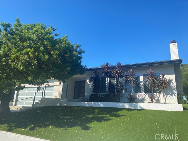 15672 Castlewoods Drive, Sherman Oaks CA: https://media.crmls.org/medias/da468d82-06d4-4d7b-9b41-652a3c537ab5.jpg
