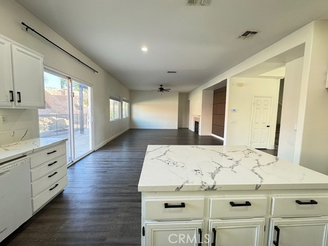 Detail Gallery Image 19 of 60 For 11818 Amethyst Ct, Jurupa Valley,  CA 91752 - 6 Beds | 3 Baths