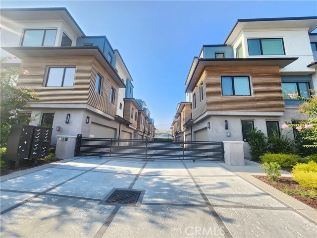 901 W Duarte Road, Arcadia CA: https://media.crmls.org/medias/da4720a1-de92-4c05-b91a-8474cc7fa36a.jpg
