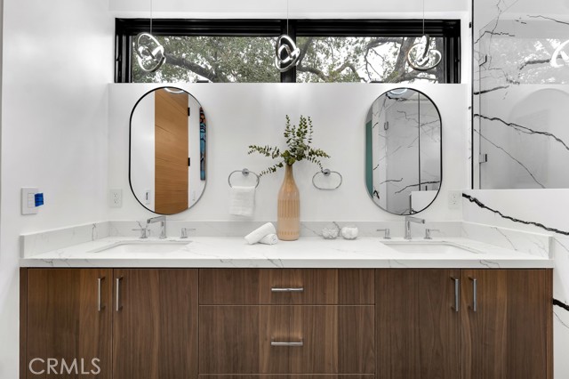 14899 Round Valley, Sherman Oaks CA: https://media.crmls.org/medias/da4750ac-4adf-488d-9685-18c22812996a.jpg