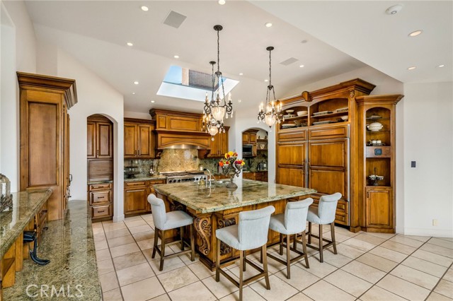 215 S Poinsettia Avenue, Manhattan Beach CA: https://media.crmls.org/medias/da484f71-99e4-4b4e-8407-e74f4858d843.jpg