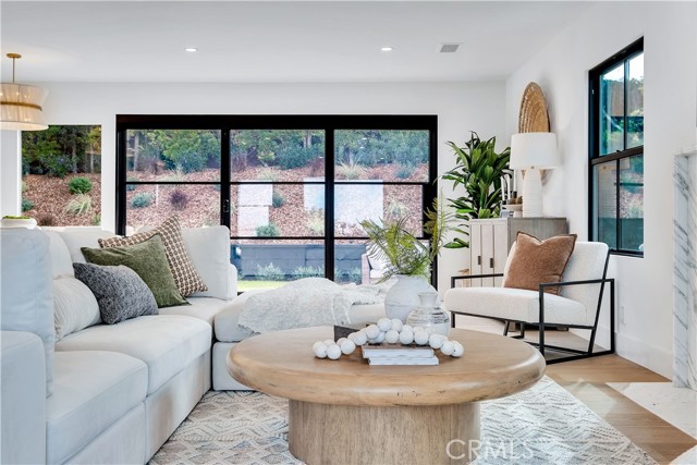 Detail Gallery Image 15 of 51 For 470 Camino De Encanto, Redondo Beach,  CA 90277 - 4 Beds | 3 Baths