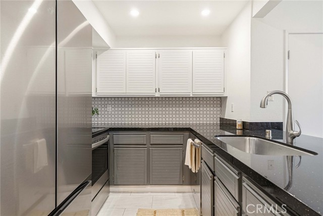 Detail Gallery Image 12 of 26 For 25712 Le Parc #41,  Lake Forest,  CA 92630 - 1 Beds | 1/1 Baths