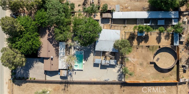 10004 E Avenue S10, Littlerock CA: https://media.crmls.org/medias/da49e49b-d752-4adf-989d-ded2e39a20bd.jpg