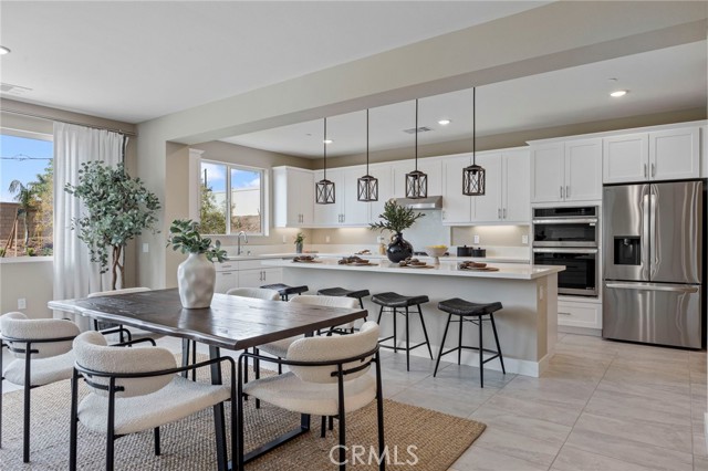 Detail Gallery Image 8 of 24 For 5978 Saddlehorn Ln, Jurupa Valley,  CA 92509 - 4 Beds | 3 Baths