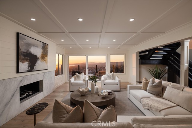 303 E Avenida Cordoba, San Clemente CA: https://media.crmls.org/medias/da4bfd87-3164-496b-8dec-03b7e6ead420.jpg