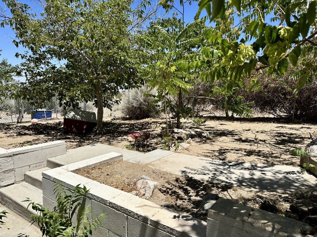 https://media.crmls.org/medias/da4c070c-45d8-4f0c-b4cd-66385fa48b0f.jpg?preset=X-Large