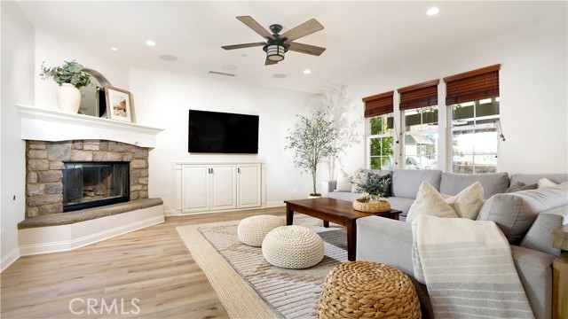 19 Basilica Place, Ladera Ranch CA: https://media.crmls.org/medias/da4c3d9a-01b8-4b9b-a0c2-d643224cfa56.jpg