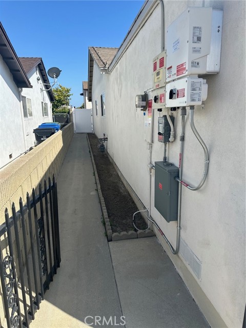 23510 Kentworthy Avenue, Harbor City CA: https://media.crmls.org/medias/da4cfe04-9fb8-40e5-91e0-0ebb58bdb488.jpg