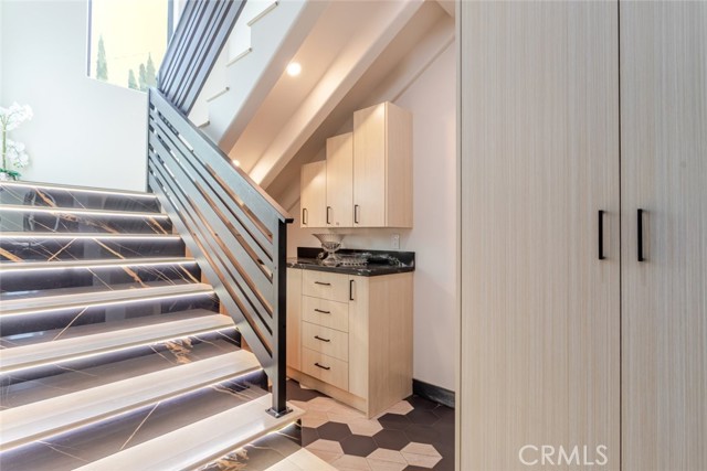 Detail Gallery Image 17 of 37 For 8252 Morse Ave, North Hollywood,  CA 91605 - 3 Beds | 3 Baths