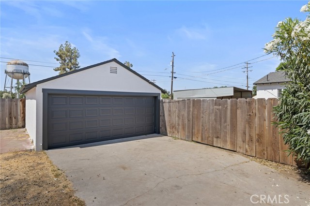 211 E Grangeville Boulevard, Hanford CA: https://media.crmls.org/medias/da4e1930-c774-4fc2-8c16-df3ecd436fe8.jpg
