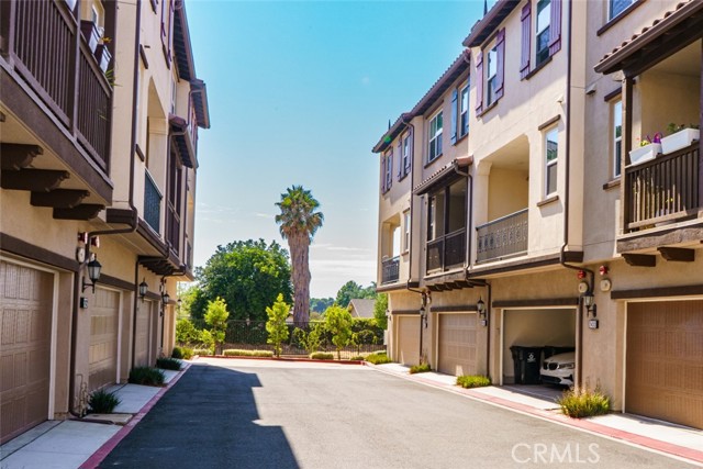 Detail Gallery Image 12 of 43 For 2433 Villena Way, Placentia,  CA 92870 - 4 Beds | 3/1 Baths