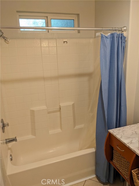 Detail Gallery Image 11 of 16 For 1927 Cloverfield Bld #2,  Santa Monica,  CA 90404 - 2 Beds | 2 Baths