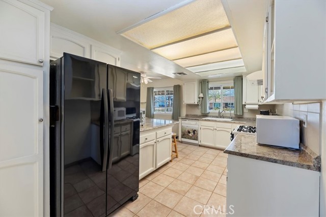 5485 SULPHUR Drive, Jurupa Valley CA: https://media.crmls.org/medias/da4e90bb-4219-4441-90d2-78a9dfd7d082.jpg
