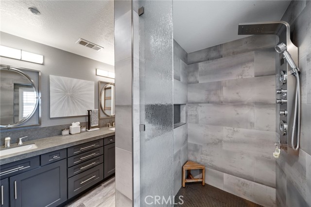 15583 N Peak Lane, Fontana CA: https://media.crmls.org/medias/da4f76fb-decf-4816-b181-2ca2f3c95c91.jpg