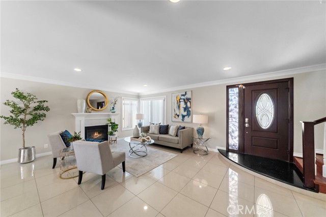 16086 Sweetleaf Street, Fountain Valley CA: https://media.crmls.org/medias/da4fb3c8-0397-4f73-a7c8-5d99d9bf3ea3.jpg