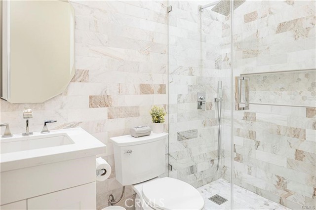 Detail Gallery Image 27 of 30 For 10178 Lightbreeze Cir, Huntington Beach,  CA 92646 - 5 Beds | 5 Baths