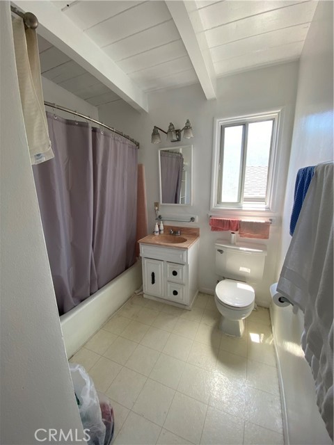 135 28th Street, Hermosa Beach CA: https://media.crmls.org/medias/da505475-4d77-42f8-b8e7-7169bc244e53.jpg