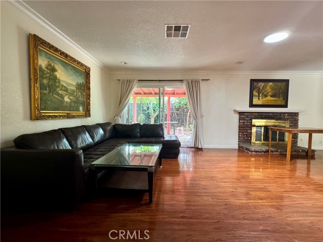 5323 Golden West Avenue, Temple City CA: https://media.crmls.org/medias/da5075ef-c6d8-4fca-9928-a97e82300c0a.jpg