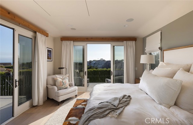 420 De Sola Terrace, Corona del Mar CA: https://media.crmls.org/medias/da50f97f-1173-4e15-9a57-ab5afb282f2d.jpg