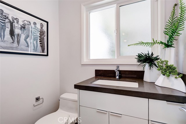 1170 Shelley Street, Manhattan Beach, California 90266, 4 Bedrooms Bedrooms, ,3 BathroomsBathrooms,Residential,Sold,Shelley,SB22186838