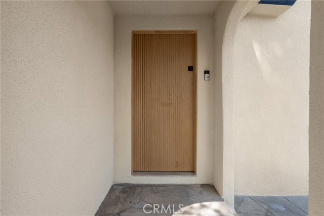 310 S Bel Aire Drive, Burbank CA: https://media.crmls.org/medias/da5177b0-6ff1-4e05-8ad6-0b342131489c.jpg
