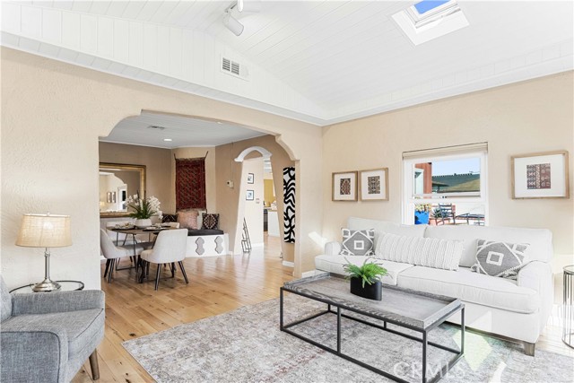 1705 Huntington Lane, Redondo Beach, California 90278, 2 Bedrooms Bedrooms, ,2 BathroomsBathrooms,Residential,Sold,Huntington,SB21166702