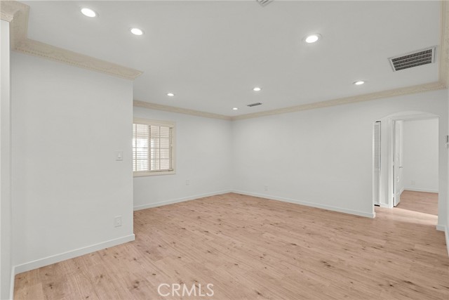 Detail Gallery Image 12 of 43 For 18621 Bryant St, Northridge,  CA 91324 - 4 Beds | 2 Baths