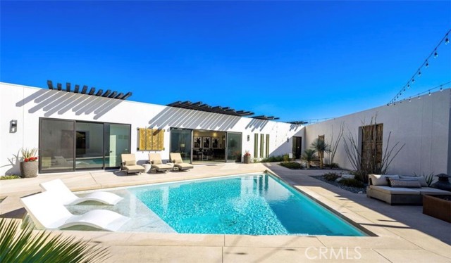 400 W Santa Catalina, Palm Springs, CA 92262