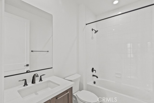 20434 W Albion Way, Porter Ranch CA: https://media.crmls.org/medias/da53977f-3e31-4224-a6ff-3a392710af70.jpg