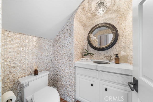 Detail Gallery Image 33 of 66 For 2301 Pacific Dr, Corona Del Mar,  CA 92625 - 4 Beds | 3/1 Baths