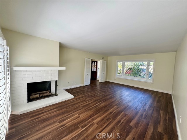 Detail Gallery Image 9 of 21 For 23310 Mariano St, Woodland Hills,  CA 91367 - 4 Beds | 3/1 Baths