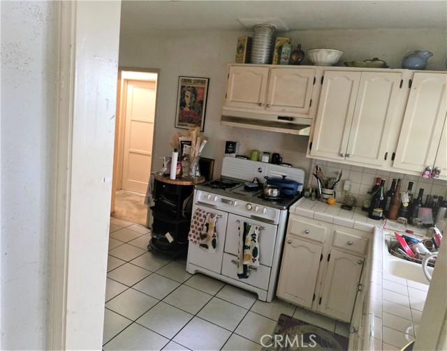 14153 Tiara Street, Van Nuys CA: https://media.crmls.org/medias/da54261b-307d-42e6-8c5e-d291458b8312.jpg