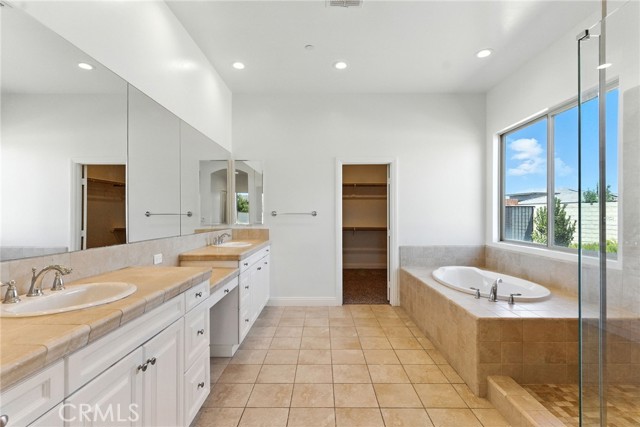 Detail Gallery Image 23 of 46 For 12303 Hemmerling Ln, Bakersfield,  CA 93311 - 4 Beds | 4 Baths