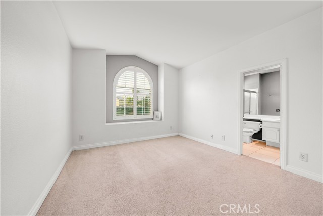 32879 Valentino Way, Temecula CA: https://media.crmls.org/medias/da5569fe-5b6d-4cf7-bf10-22fa23dec650.jpg