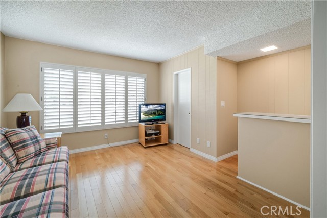 Detail Gallery Image 13 of 37 For 16346 Calahan St, North Hills,  CA 91343 - 3 Beds | 2/1 Baths