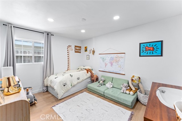 2924 Royal Palm Drive, Costa Mesa CA: https://media.crmls.org/medias/da5643a3-f4dc-4a6d-89aa-40329f260670.jpg