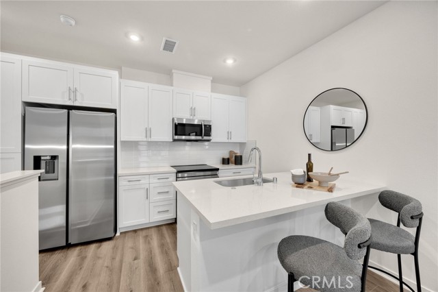 Detail Gallery Image 12 of 51 For 1954 Avenida Del Sol, Placentia,  CA 92870 - 1 Beds | 1/1 Baths