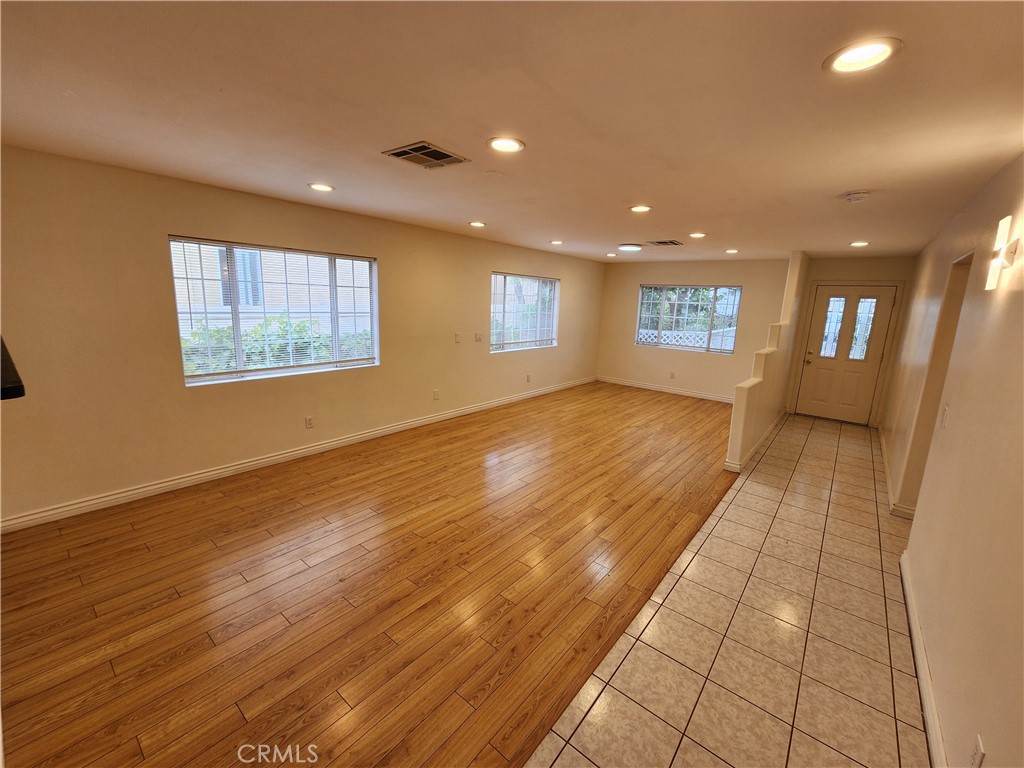 14012 Sayre Street