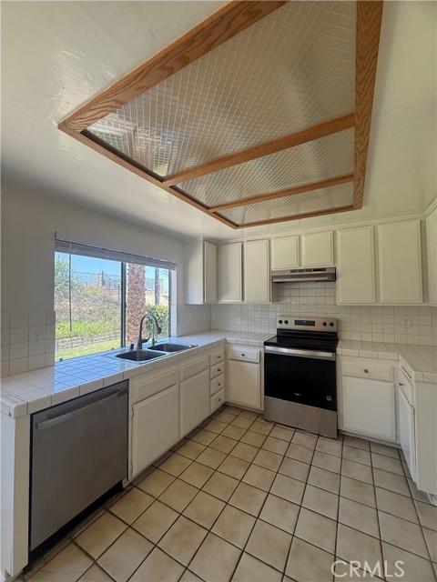 22608 Ironbark Drive, Diamond Bar CA: https://media.crmls.org/medias/da578d1c-23aa-4527-89a7-36b382aeb078.jpg