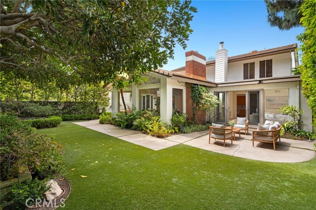 6 Rue Marseilles, Newport Beach CA: https://media.crmls.org/medias/da57c421-dc20-4080-9c52-dae7a0775bb2.jpg