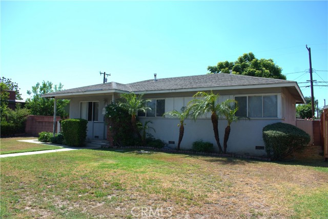 1522 E Broadway, Anaheim CA: https://media.crmls.org/medias/da57e6bf-fc33-472e-83d4-eeee07b08ec4.jpg