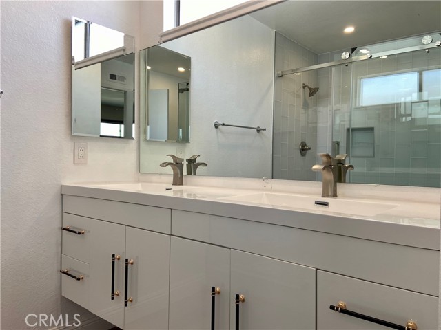 14121 Picasso Court, Irvine CA: https://media.crmls.org/medias/da58f60a-272d-4399-9deb-bcf3e787e038.jpg