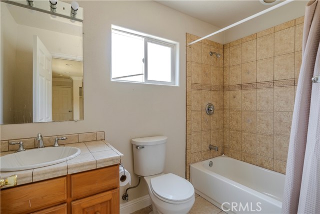 Detail Gallery Image 17 of 26 For 1521 Grismer Ave, Burbank,  CA 91504 - 2 Beds | 2 Baths