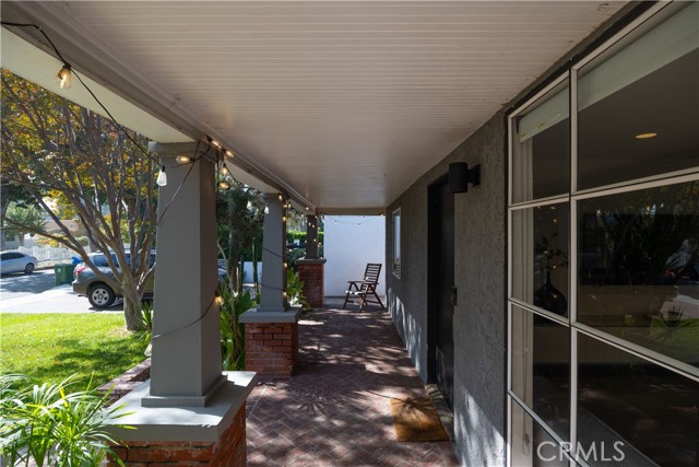 Detail Gallery Image 5 of 30 For 11049 Blix St, Toluca Lake,  CA 91602 - 3 Beds | 2 Baths