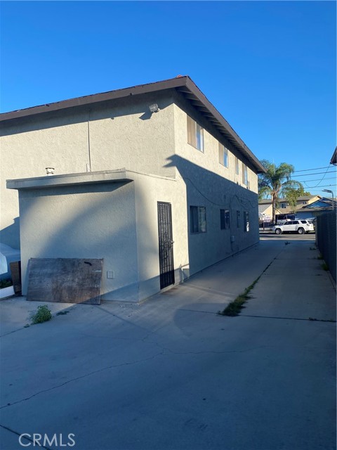 415 S 6th, Montebello CA: https://media.crmls.org/medias/da596f38-5747-4a6b-9987-5bf2103ab6c0.jpg