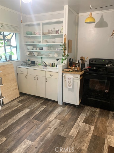 Detail Gallery Image 3 of 15 For 21225 Bush St, Middletown,  CA 95461 - 2 Beds | 1 Baths